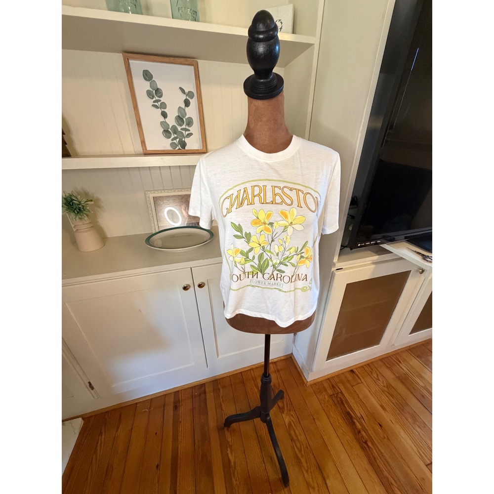 Oak & Trellis Charleston South Carolina Flower Market Graphic Tee White XS